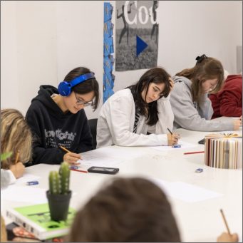 Des étudiants en atelier découverte à l'ECV Lille