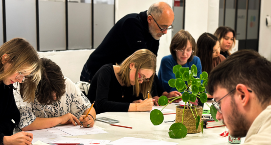 Des étudiants en Atelier Découverte à l'ECV Lille